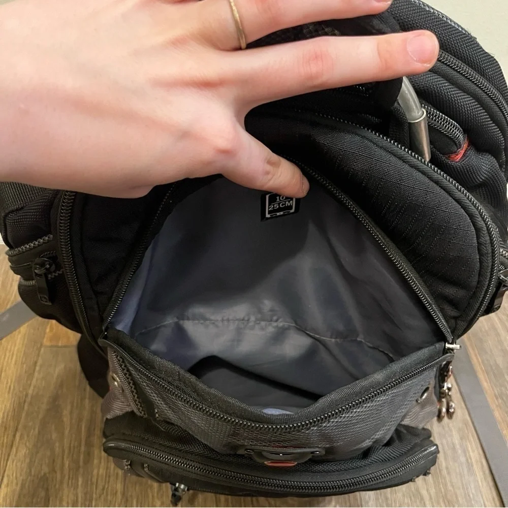 SwissGear WENGER 16” Laptop Backpack